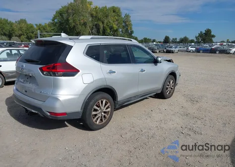 2018 Nissan Rogue Sv z USA, uszkodzony, nr VIN KNMAT2MV8JP546602